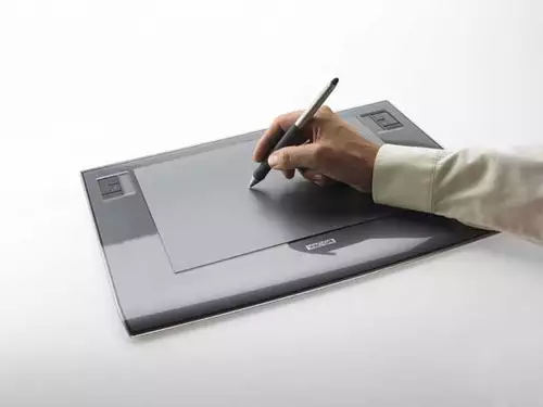 Wertige Verarbeitung des Tabletts ist Voraussetzung für angenehmes Arbeiten