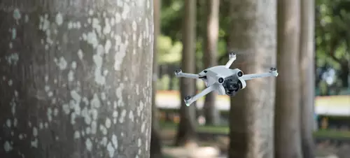 DJI Mini 3 Pro: Führerscheinfreie Drohne (C0-Specs) mit 4K 60p Aufnahme – Pro unter 250g? : DJImini3Pro Flight5