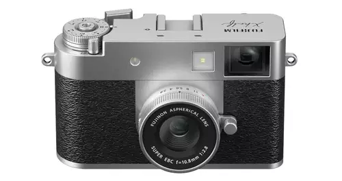 FUJIFILM X half simuliert Analogfotografie und filmt nur vertikal