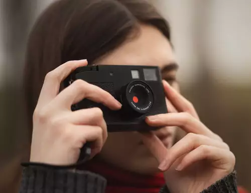 FUJIFILM X half simuliert Analogfotografie und filmt nur vertikal