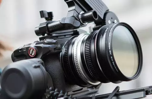 Video-optimierte Petzval-Objektive mit fokusgekoppelter Bokeh-Kontrolle