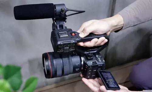 Entry-Level Cinema Kamera Canon EOS C50 im Praxistest: Kompaktes Arbeitstier mit 7K 50p Raw -  die neue FX3 Konkurrenz : CanonC50XLR5