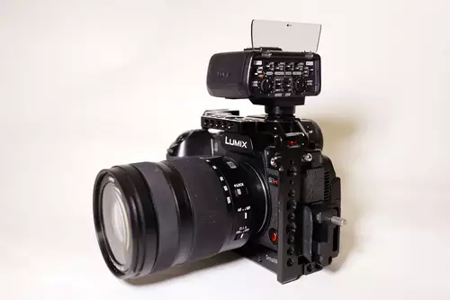 Der Tascam XLR-Adapter CA-XLR2d an der Canon EOS R3 und R5 C - inkl. Panasonic S1H-Vergleich  : S1H XLR