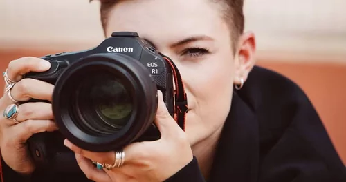 Canon EOS R1 