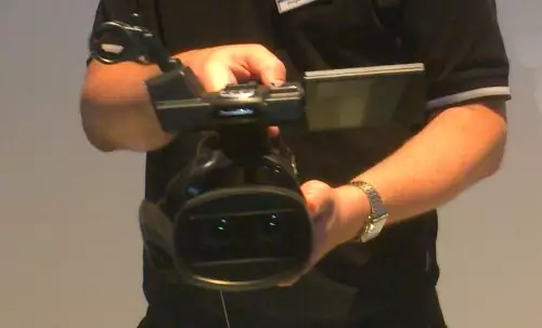IFA 2011: Erstes Hands-On mit dem 3D-Camcorder Panasonic HDC-Z10000 : ifa2