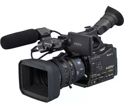 Die Sony Z7: Das Profigerät eignet sich aufgrund vieler Faktoren vor allem für Kurzfilmproduktion