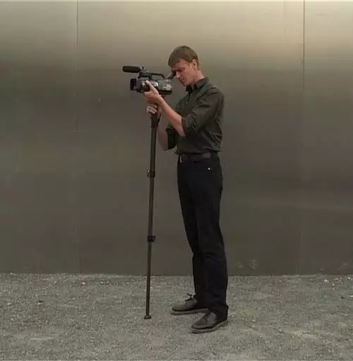 Der Monopod, ein guter Kompromiss: stabiler als das Filmen aus der Hand, mobiler als ein Stativ