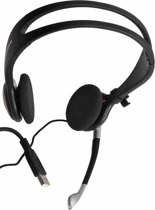 Bei einem Headset ist garantiert, dass der Abstand zwischen Mund und Mikrofon stets gleich bleibt.